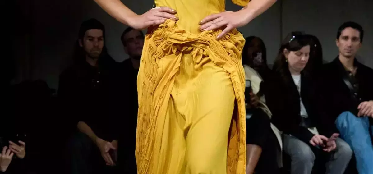 Paolo Carzana's Spring 2027 Ready-to-Wear Collection: A Glimpse into Future Fashion