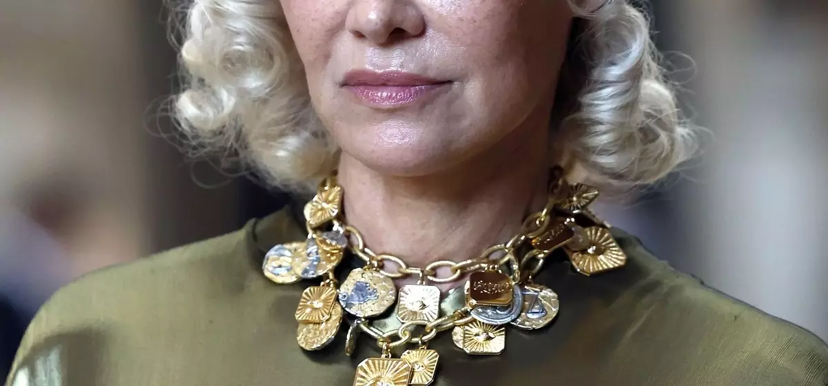 Pamela Anderson's Striking Beauty Transformation at Vogue World: Milano