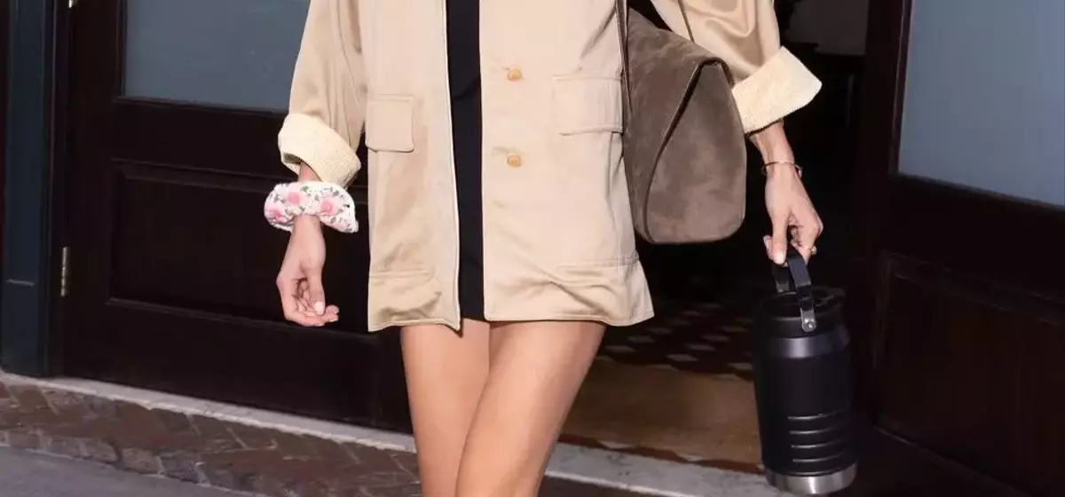 Bella Hadid's Style Influence: A Deep Dive into Her Favorite Vivaia Sneakers