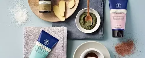 6 Travel Essentials for Glowing Skin and Comfort