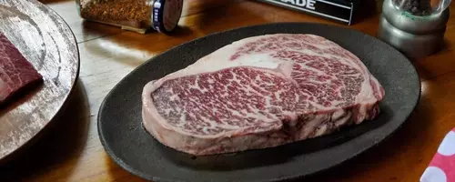 How to Create the Perfect Steak Night at Home 