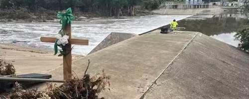 Texas Flash Flood Aftermath: The Search for the Missing Intensifies in Lakes