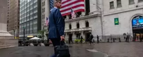 Corporate America Navigates a Tariff-Induced Economic Divide