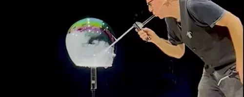 The Art of Bubbles: A Growing Phenomenon at the Edinburgh Fringe