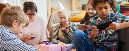 Reimagining Teen Gatherings: The Allure of Phone-Free Nostalgia Parties