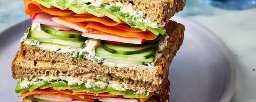 18 Mediterranean Diet Lunches to Help Reduce High Cholesterol