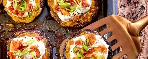 Delicious Melted Onions with Savory Toppings