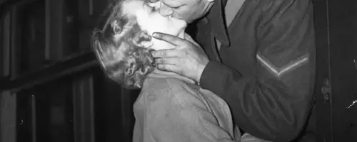 The Fascinating Journey of Mistletoe: From Ancient Origins to Modern Holiday Tradition