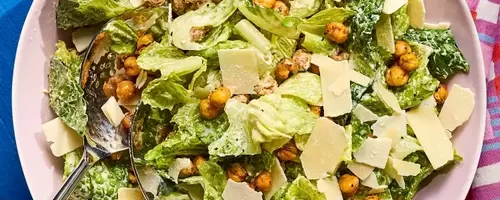Crispy Chickpea Caesar Salad: A Healthy and Flavorful Meal