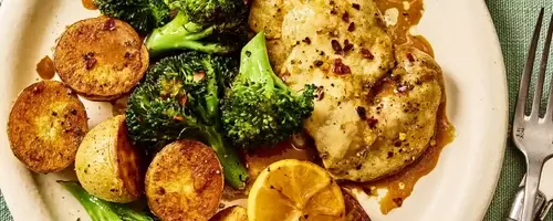 Effortless Lemon-Pepper Chicken with Roasted Vegetables: A Complete Meal Solution