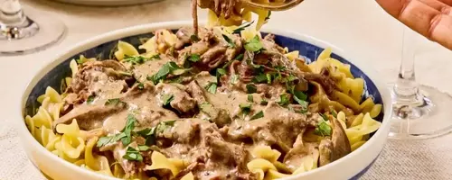 Slow-Cooker Beef Stroganoff: A Comforting Classic