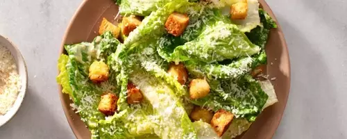 A Comprehensive Guide to Salad Greens: Varieties, Characteristics, and Culinary Uses
