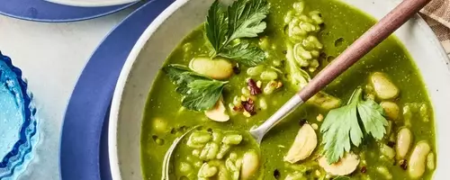 Revitalizing Green "Swamp" Soup: A Quick & Healthy Meal