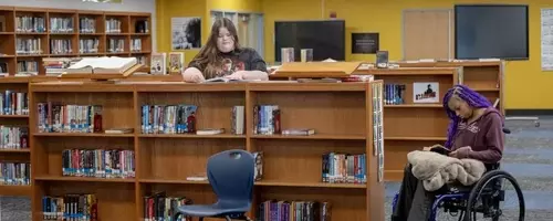 Kentucky School's Phone Ban: Successes and Setbacks