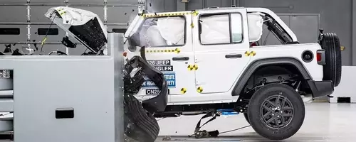 Jeep Enhances Wrangler Safety: Addressing Rollover Risk with Frame Rail Update