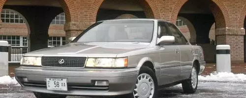 A Retrospective Review of the 1990 Lexus ES250: Blending Luxury and Performance