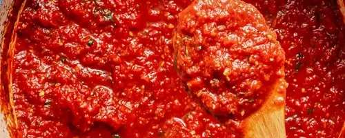 The Secret to a Delicious Tomato Sauce: Don't Burn the Garlic!