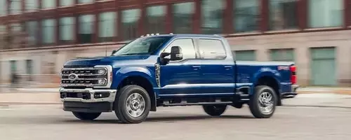 2026 Ford F-250 Super Duty Lariat: The "Godzilla" V-8 Roars