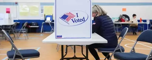 Virginia Voters Back Democratic Redistricting Efforts
