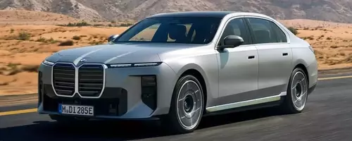 BMW Reaffirms Commitment to Luxury Sedans with the 7 Series Amidst Market Shifts