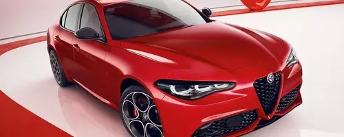 Alfa Romeo Giulia and Stelvio Get Performance Pack Update
