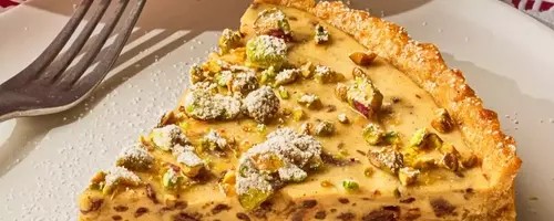 The Art of Crafting a Cannoli Tart: A Culinary Innovation