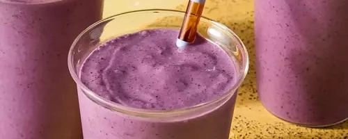 The Ultimate Mood-Boosting Smoothie: Berries, Kefir, and Almond Butter