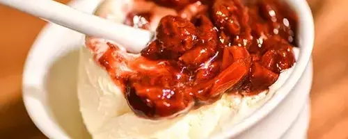 Crafting the Perfect Strawberry Balsamic Reduction