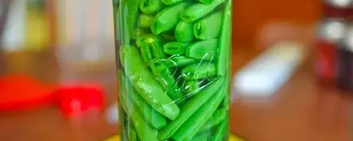 Quick Pickled Sugar Snap Peas: A Refreshing and Crunchy Delight