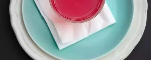 Crafting Refreshing Rhubarb Juice: A Simple Guide