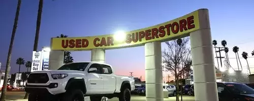 Navigating Car Financing: Dealership vs. Bank Loans