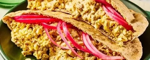 Mediterranean-Inspired Egg Salad Pita: A Quick and Healthy Lunch