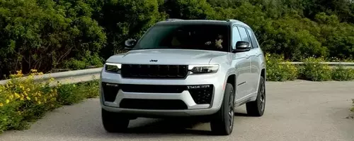 Jeep Recalls Grand Cherokee Models Due to Airbag Software Glitch