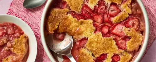 Innovative Strawberry Spoon Cake: A Culinary Delight