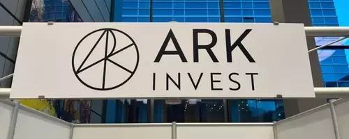 Ark Invest's Strategic Shifts: Divesting Robinhood, Boosting Coinbase and Block Holdings