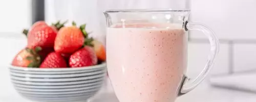 Nostalgic Strawberry-Banana Smoothie: A Creamy Delight