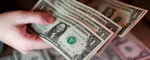 Dollar Strengthens Amid US-Iran Negotiations, Yen Nears Historic Lows, and Sterling Slides Following UK Political Shift