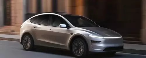 Tesla's Extended Model Y to Debut in the U.S.