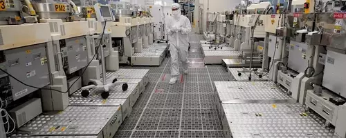 Stock Futures Show Resilience After Tech Sector Decline; Micron Earnings in Focus