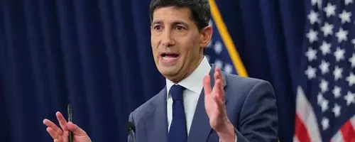 Top Economist Warns Against Fed Rate Hikes for 2026