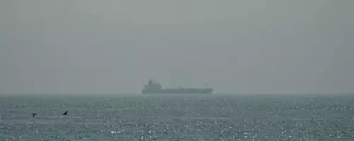 Global Oil Markets Stabilize Amid US-Iran De-escalation and Resumed Shipments