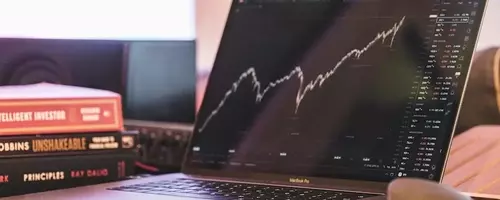 CME Group's Leadership Transition and Market Outlook Reviewed by Analysts