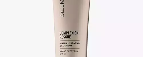 Heatwave Heroes: Makeup That Lasts