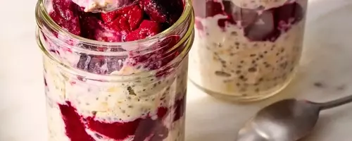 Delicious Cherry Pie Overnight Oats: A Healthy and Convenient Breakfast Solution