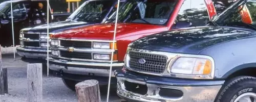 Ford Expedition vs. Chevrolet Suburban & Tahoe: A Vintage SUV Showdown
