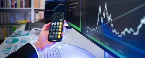Jim Cramer Praises Palantir as a Rapidly Growing, Undervalued Stock