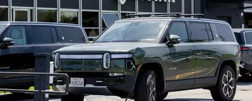 Rivian's Strategic Share Offering Amidst Market Volatility