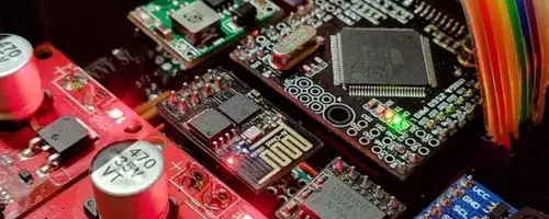 Jefferies Elevates ASML Price Target Amidst Robust Semiconductor Sector Outlook