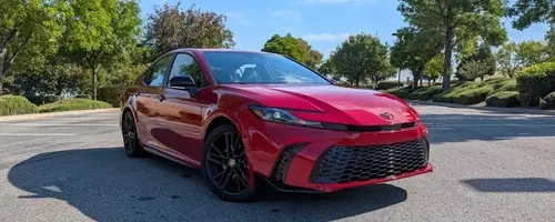 Hybrid Sedan Fuel Efficiency Showdown: Camry, Accord, and Sonata Vie for Top Spot