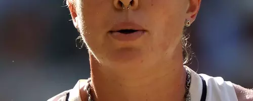 Linda Noskova's Septum Piercing: A Statement of Individuality at Wimbledon
